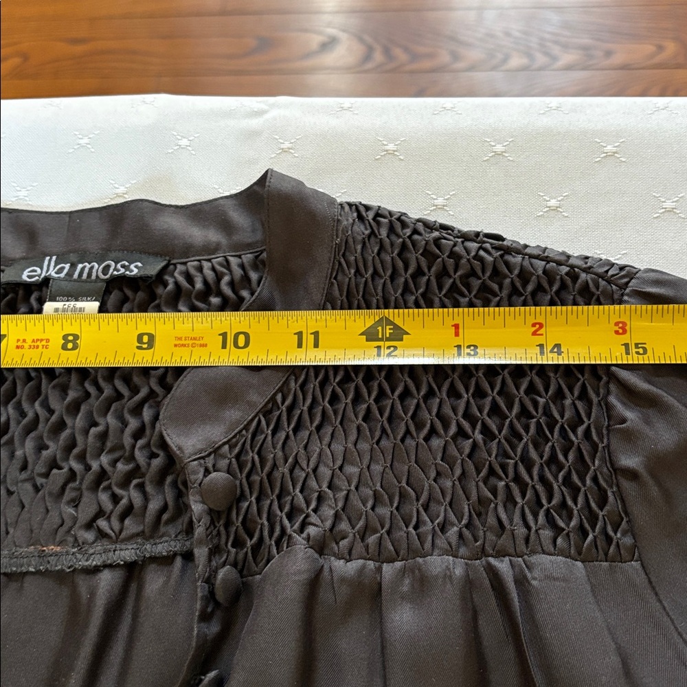 Ella Moss Black Silk Smocked Yoke Long Sleeve blouse - Picture 7 of 10
